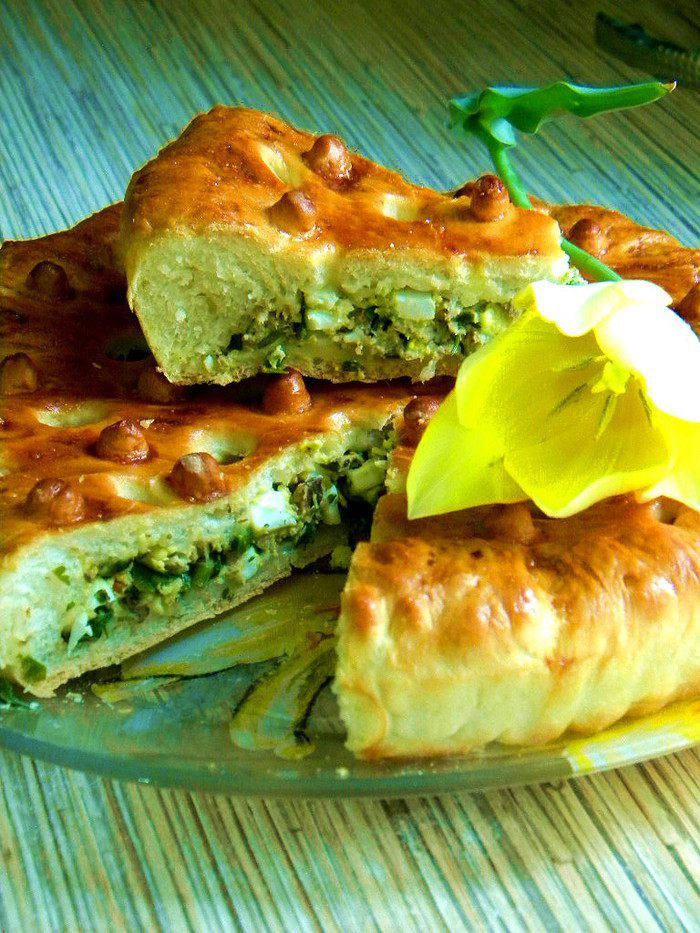 Пирог с рыбкой и яйцом