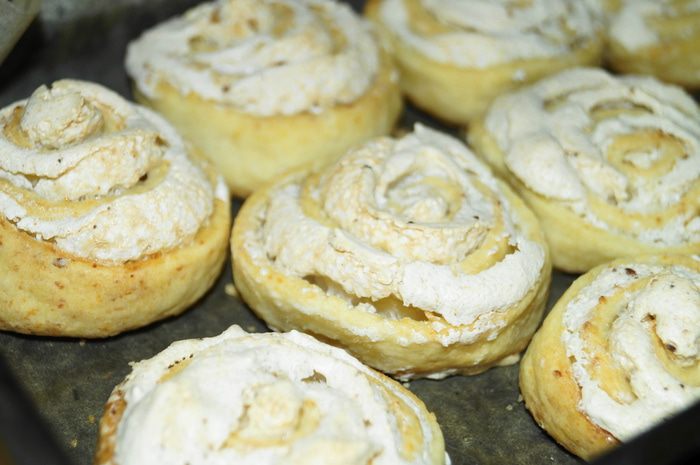 Творожные булочки с начинкой "Безе"