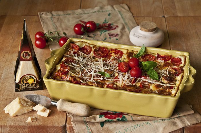 Лазанья с томатами, телятиной и сыром Джюгас 