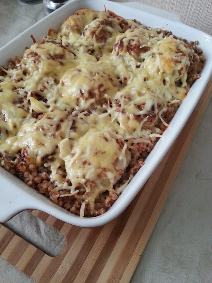 Гречневая запеканка с куриными шариками