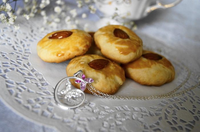 Песочное печенье на сметане с миндалем