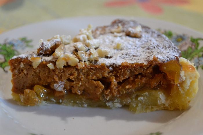 Торт с яблоками и вареной сгущенкой