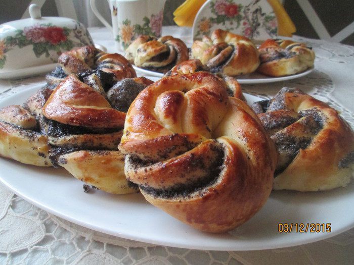 Плюшки-завитушки маковые