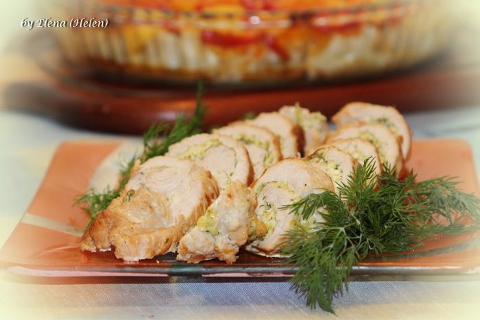 Рулетики из индейки с творожно-чесночной начинкой