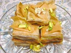 Пахлава со сметаной