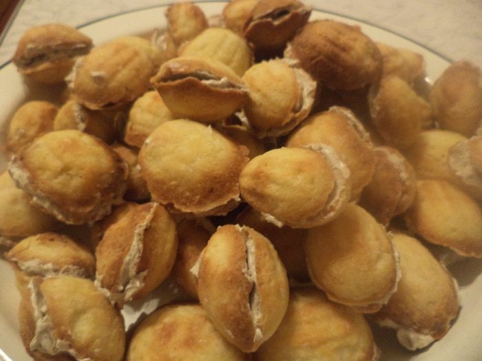 Печенье  "Орешки"  с  халвой