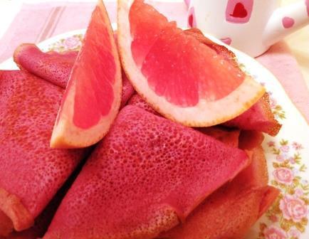 Розовые блинчики с грейпфрутом