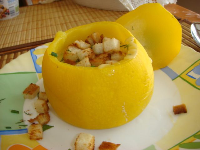 Суп-пюре в съедобном горшочке