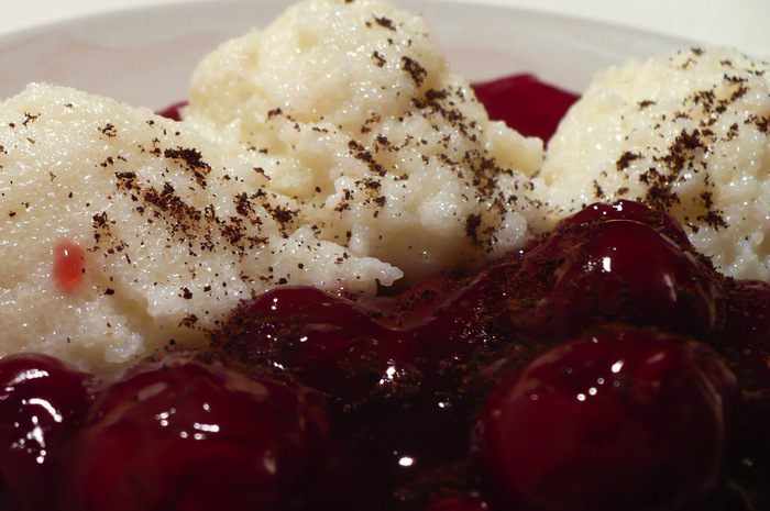 "Манные облачка в вишневом закате"