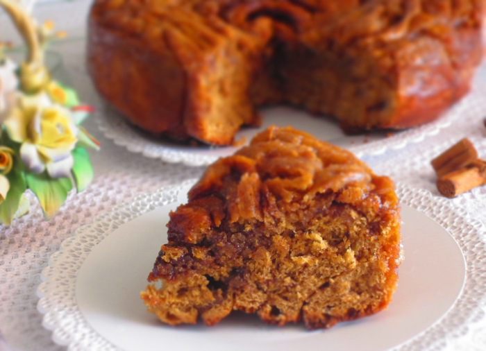 Кофейный пирог-спираль с карамелью