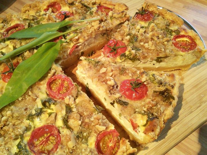 Киш на творожном тесте с цветной капустой и черемшой 