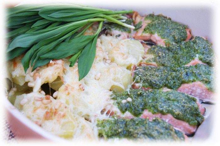 Кета под соусом песто от Ярославы с золотистым картофелем