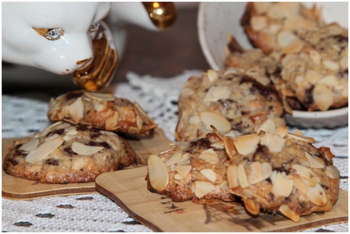 Арналевское шоколадное печенье с орехами