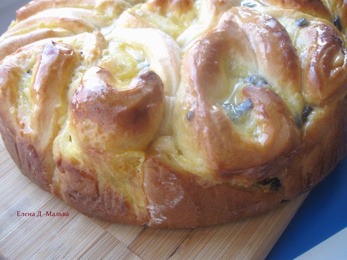   Бриошь с кусочками шоколада и кремом Патисьер