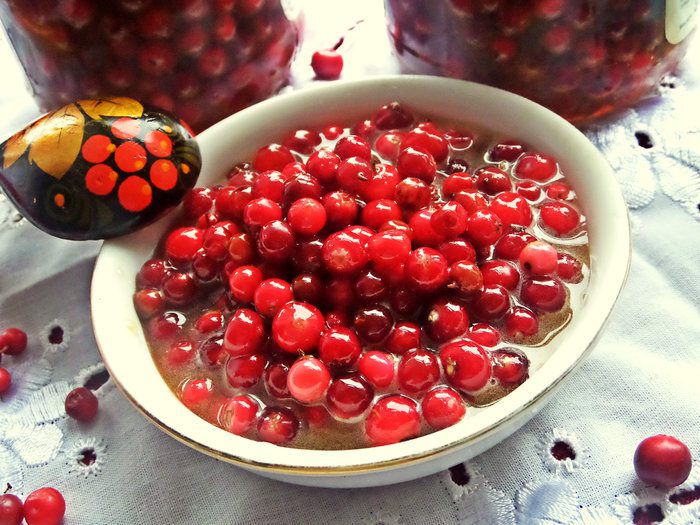 Брусника в меду