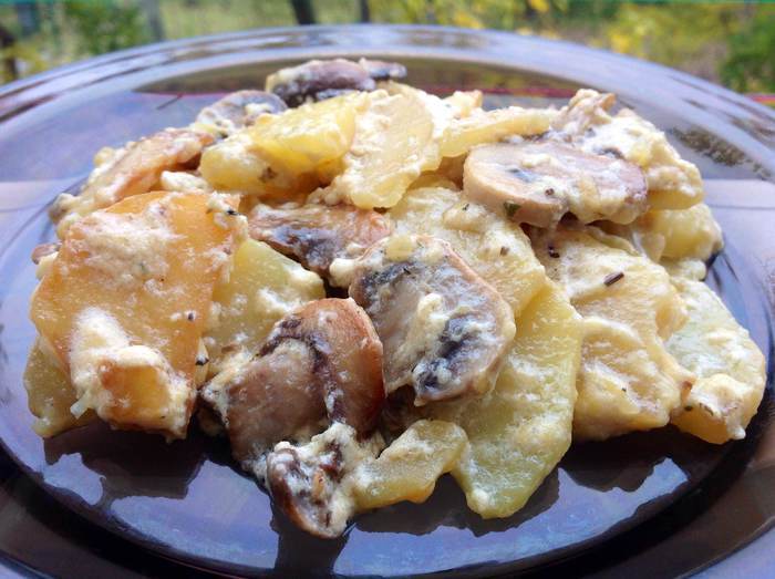 Картошка с грибами и сыром