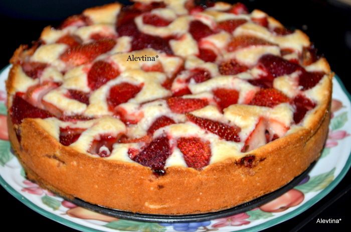 Клубничный летний кекс