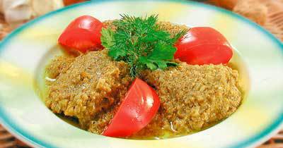 Зубатка с орехово-чесночным соусом