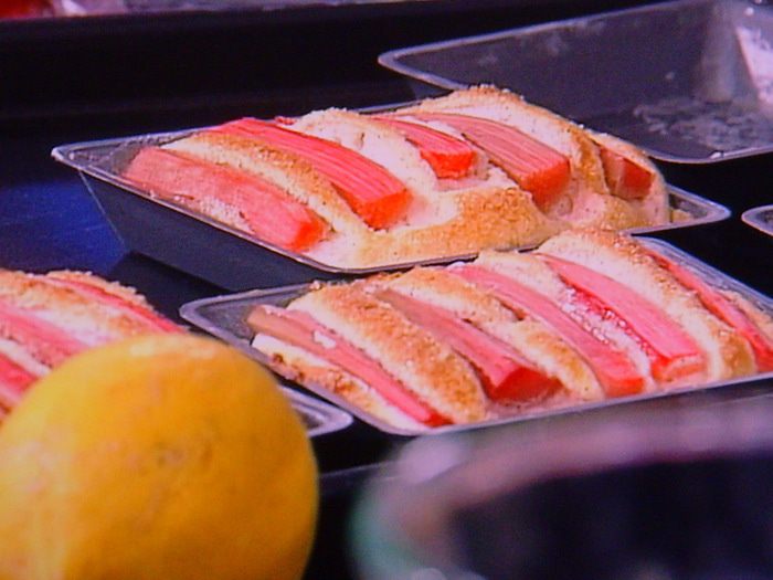 Творожные пироги с ревенем