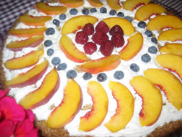 Многозерновая лепешка с фруктами я ягодами