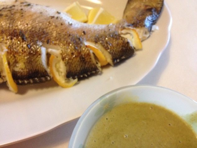 Судак со щавелево-имбирным соусом