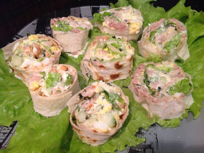 Рулеты с тунцом и креветками