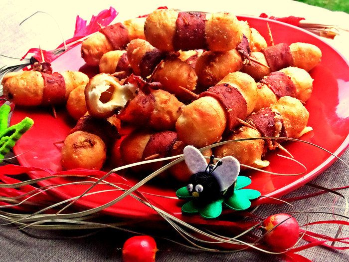 Закусочные пирожки с сыром и ветчиной "Муравьи"