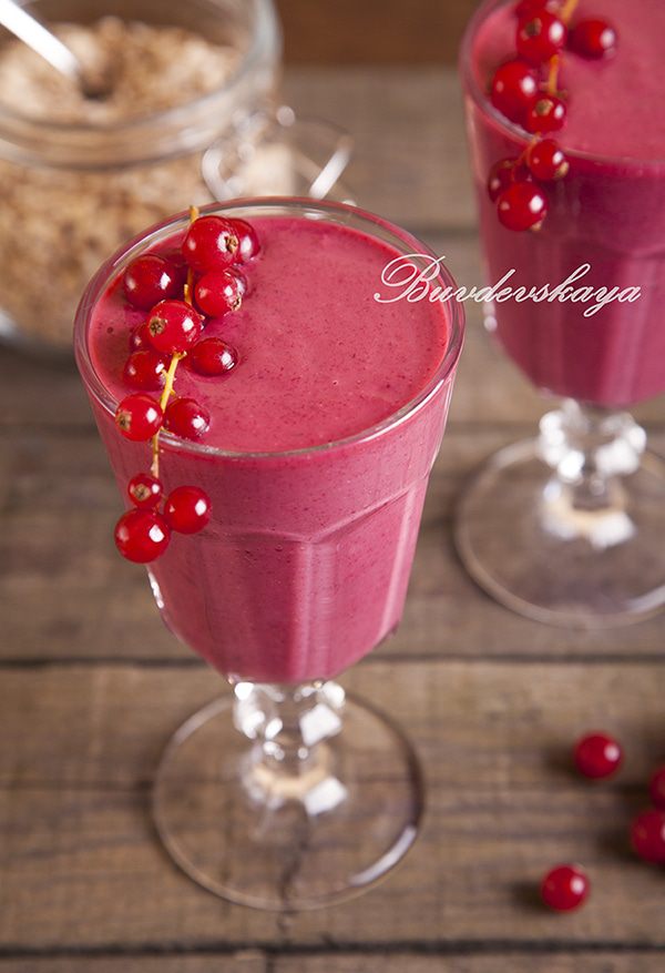 Овсяно-ягодный десерт с йогуртом