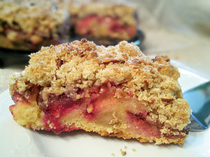 Баденский сливовый пирог с коричным штройзелем