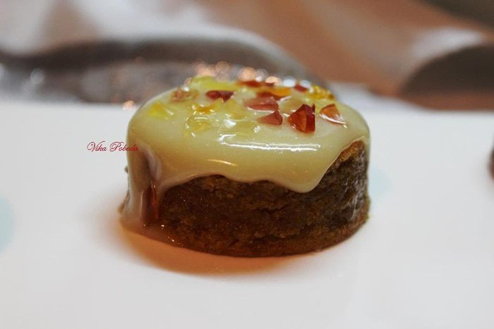 Тыквенные пирожные под апельсиново-сметанной глазурью