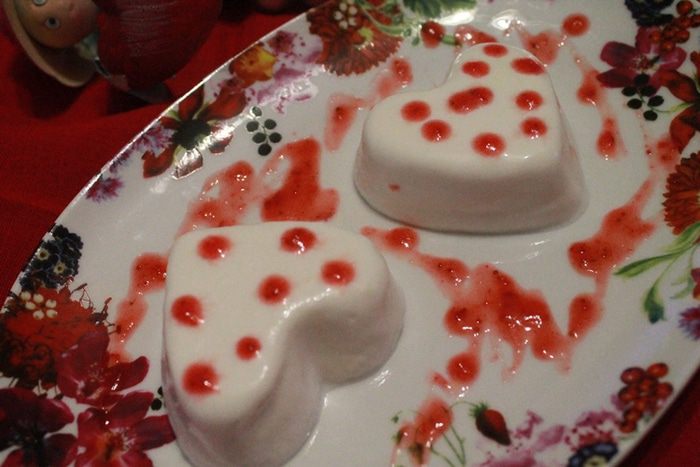 Панна котта с клубничным соусом