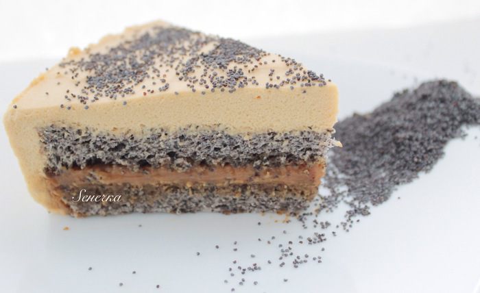 Маково-карамельный торт