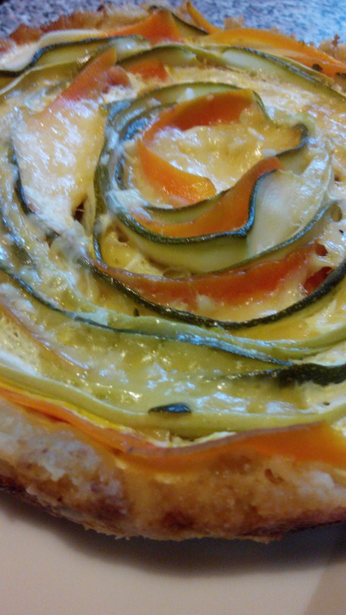 Киш с цукини, морковью, кабачком и сыром