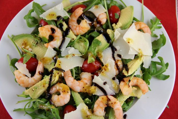 Салат из креветок с горчичной заправкой