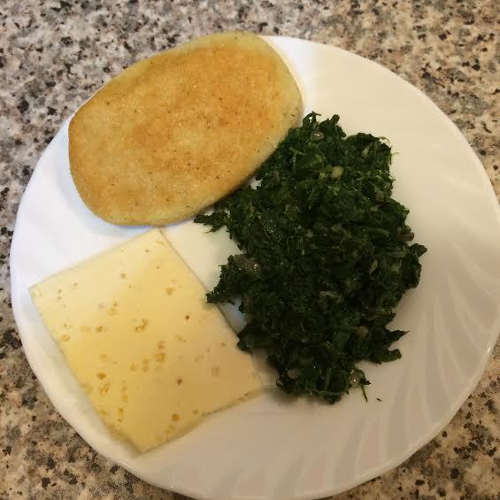 Шпинат с яйцом