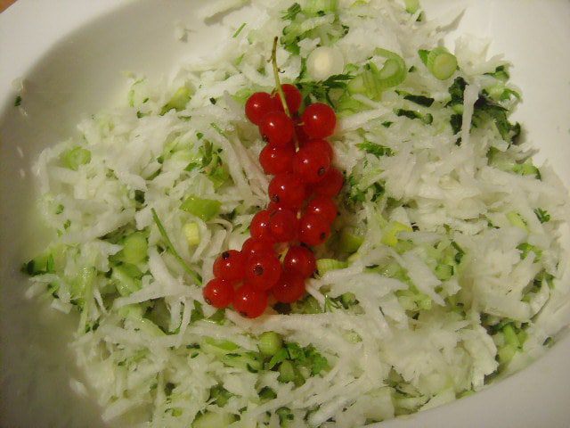 Тертый салат с дайконом