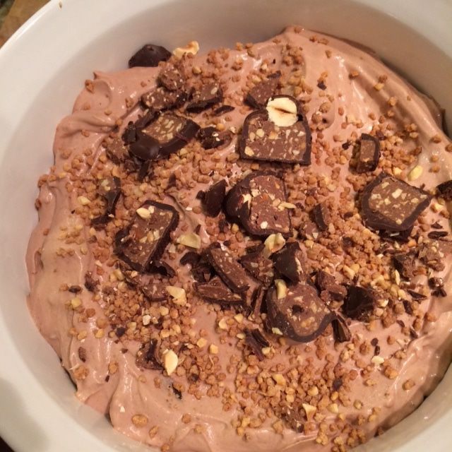 Шоколадное джелато с фундуком и конфетами Бачио (BACIO)