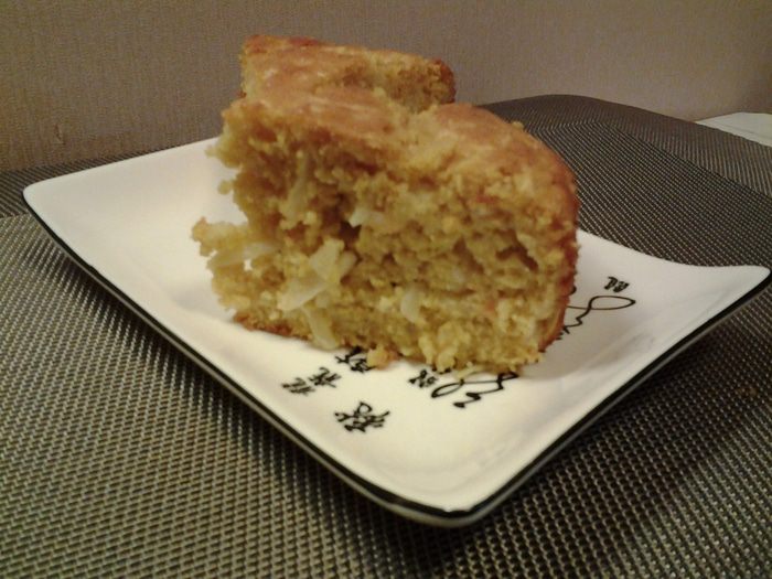 Шарлотка с квашеной капустой и цельнозерновой мукой