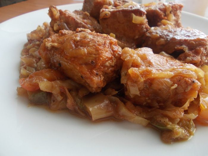 Свинина, тушенная с овощами