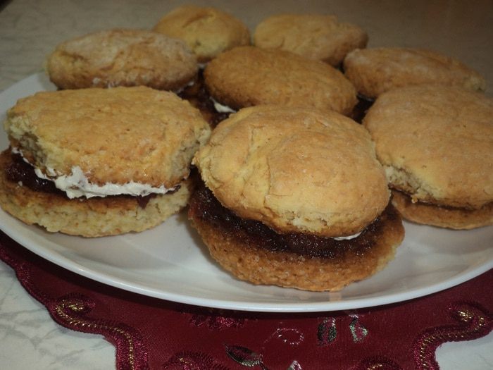 Кокосовое печенье с двойной начинкой