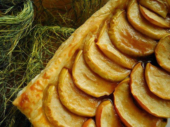 Яблочный пирог с соленой карамелью