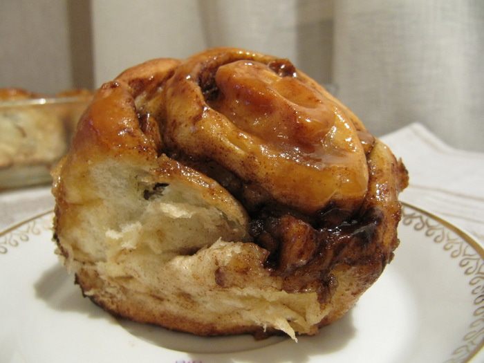 Синнабон с яблоками и карамелью (Caramel Apple Cinnamon Rolls)