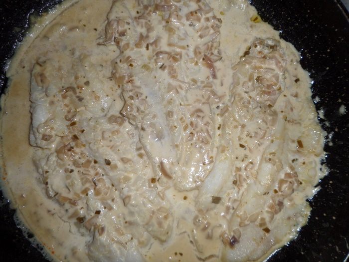 Филе минтая в нежном горчичном соусе с эстрагоном 