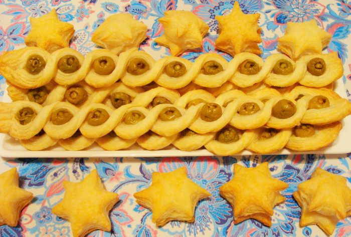 Слоеные косички с оливками