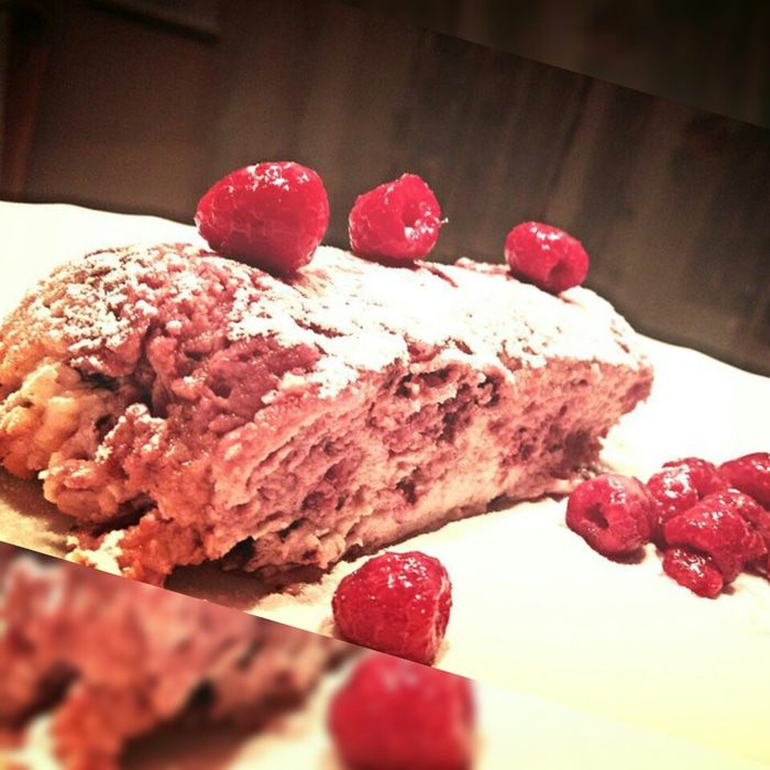 Быстрое творожное суфле с малинкой