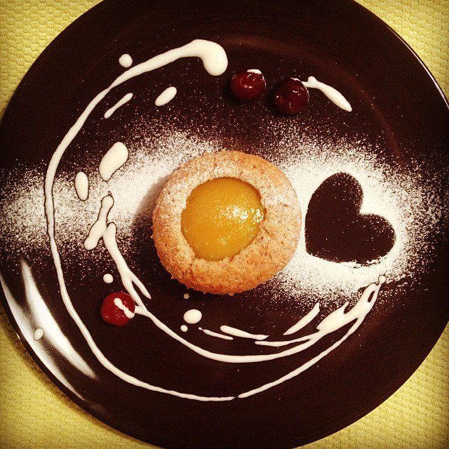 Миндальные кексы с персиками