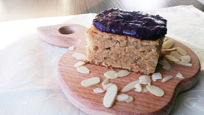 Постный миндальный пирог