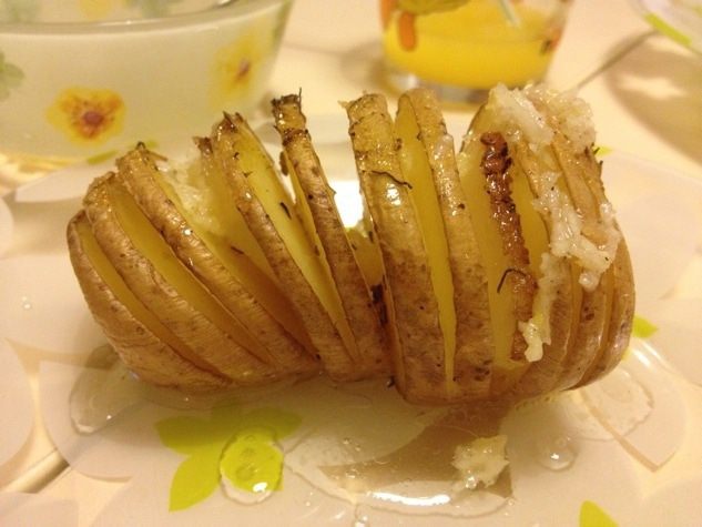 Запеченная картошка с чесночной заправкой