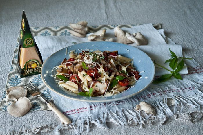 Паста с белыми грибами и сыром