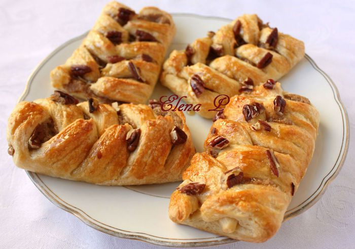 Датские булочки с пеканом и кленовым сиропом